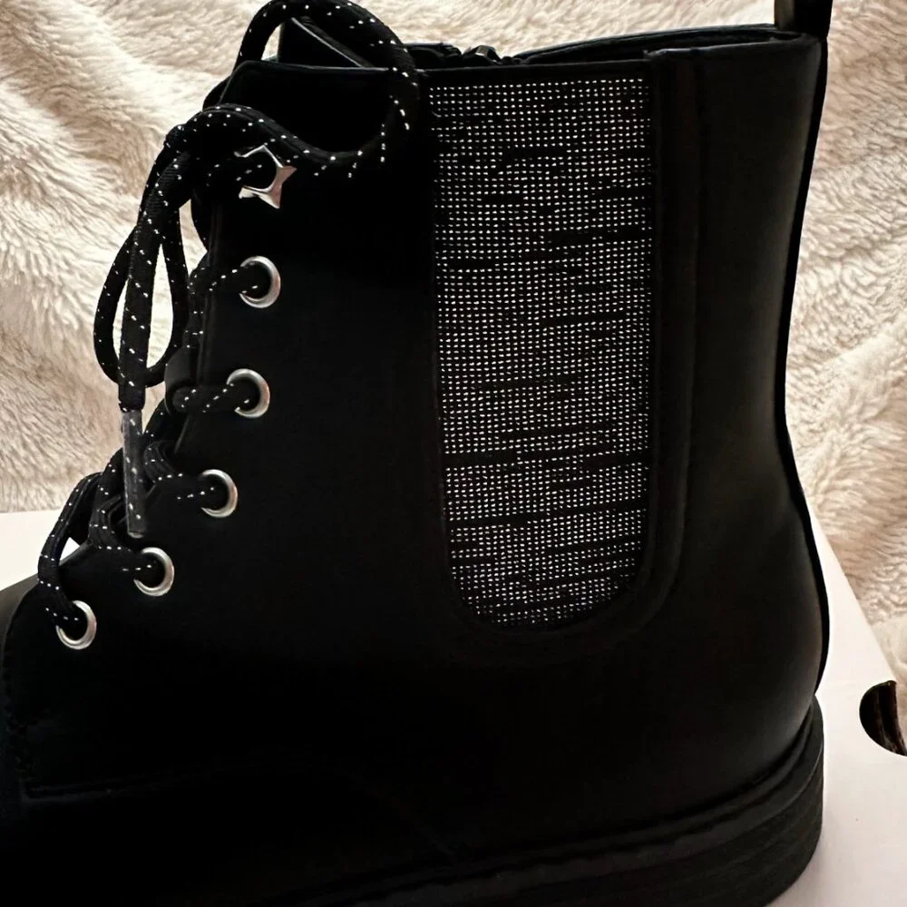 New in Box SO Roxana Big Girl's Combat Black Boots Memory Foam Size 5 Fairygoth